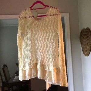 Lace tie in back beautiful topBaby yellow